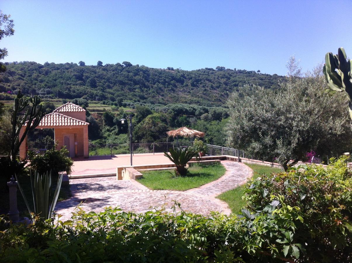 Residenza Mediterranea Zambrone Eksteriør billede